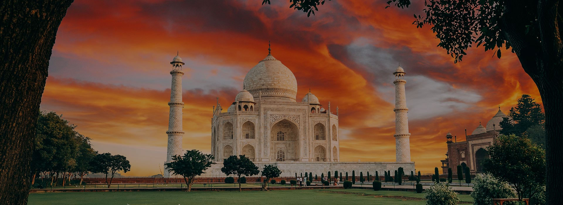 From Delhi: Taj Mahal Sunrise and Old Delhi Tour – By Car